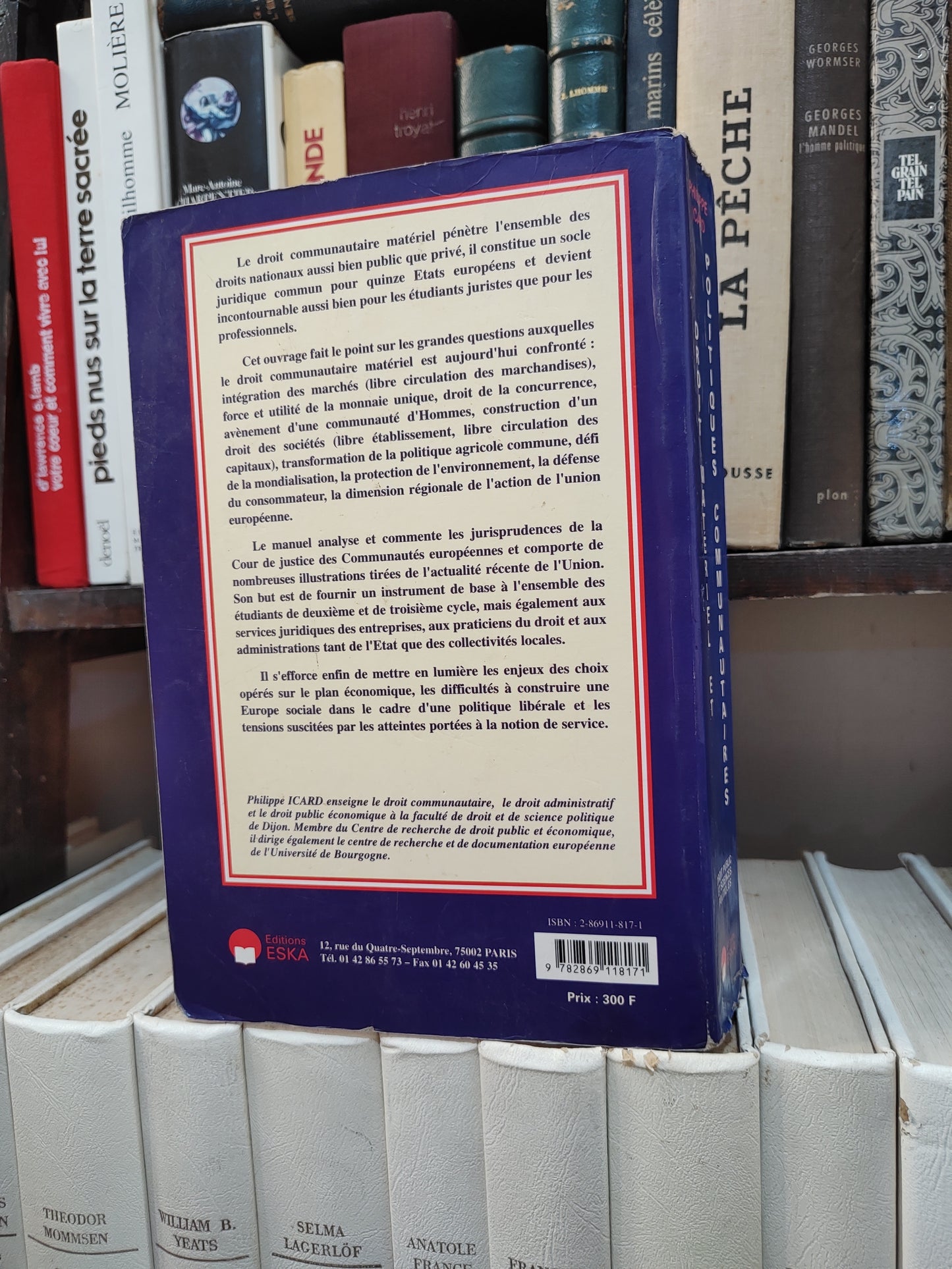 Icard - Droit matériel et politiques communautaires ; droit public et sciences politiques
