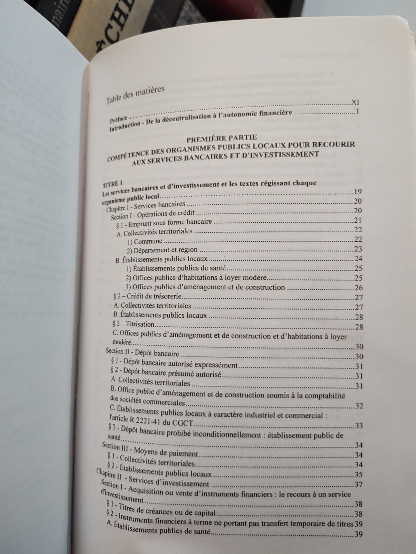 Armand - Les contrats de services bancaires et d'investissement des collectivités locales