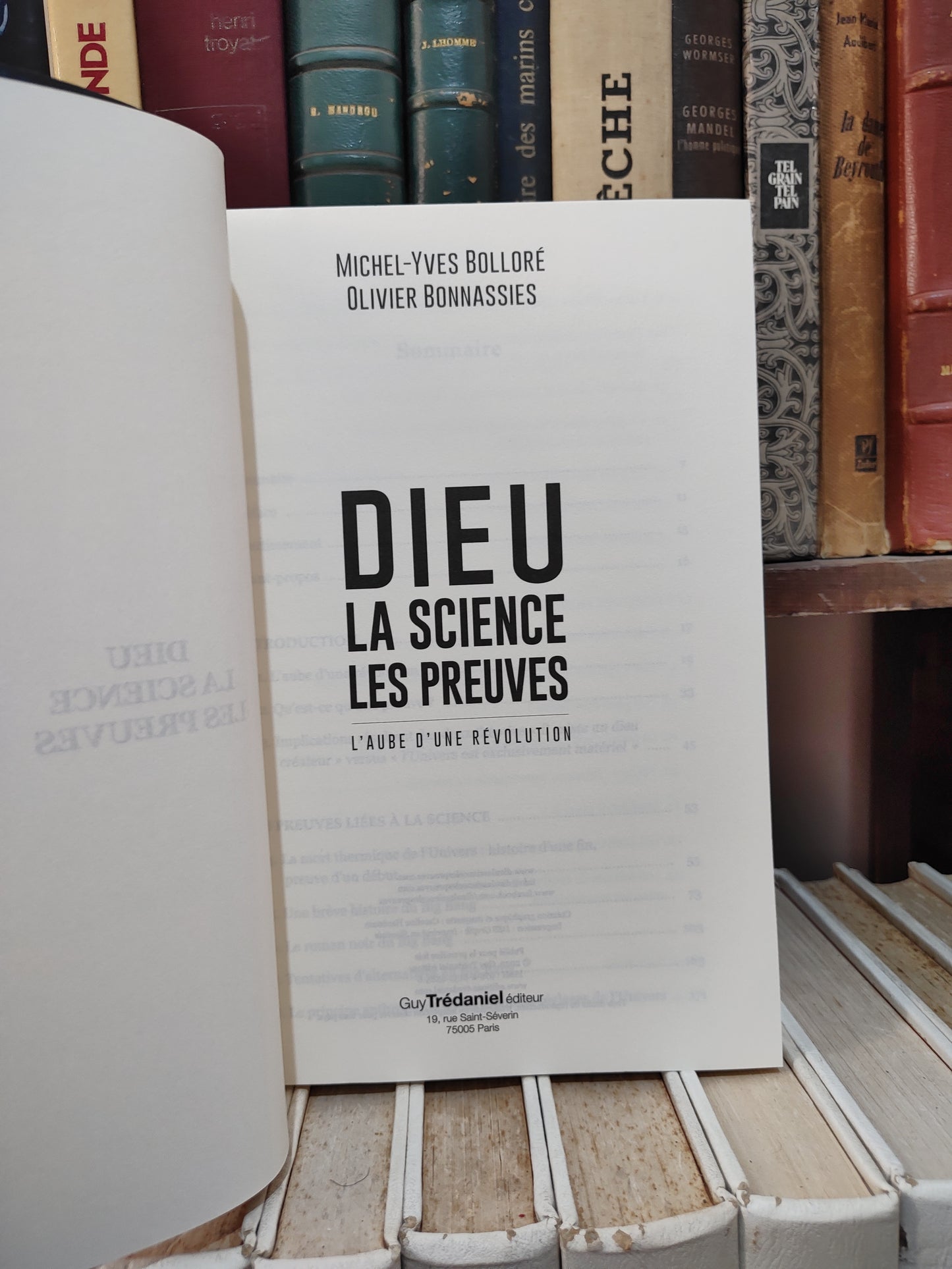 Bolloré - Dieu, la science, les preuves