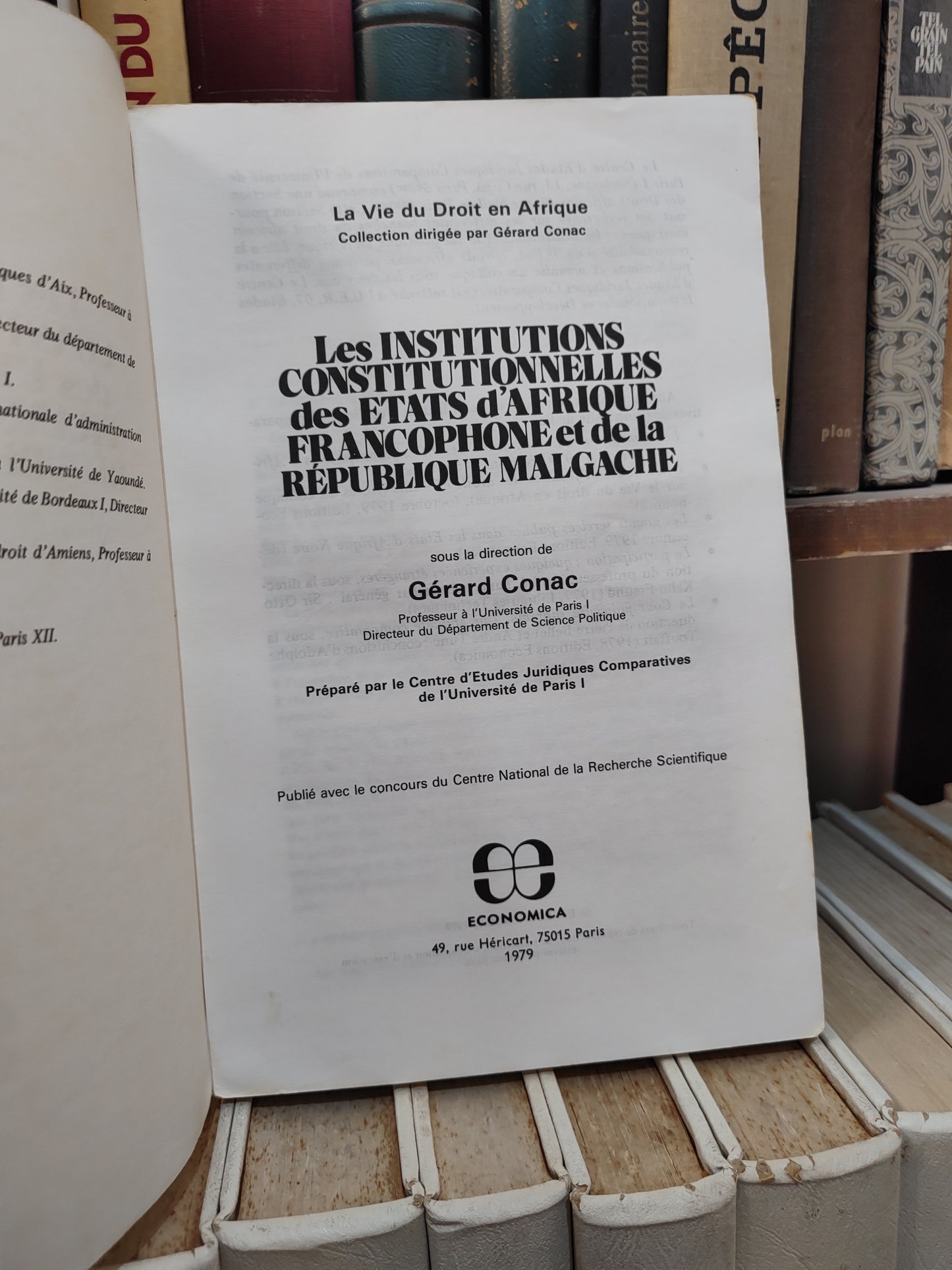 Conac - Les institutions constitutionnelles francophone et de la république Malgache