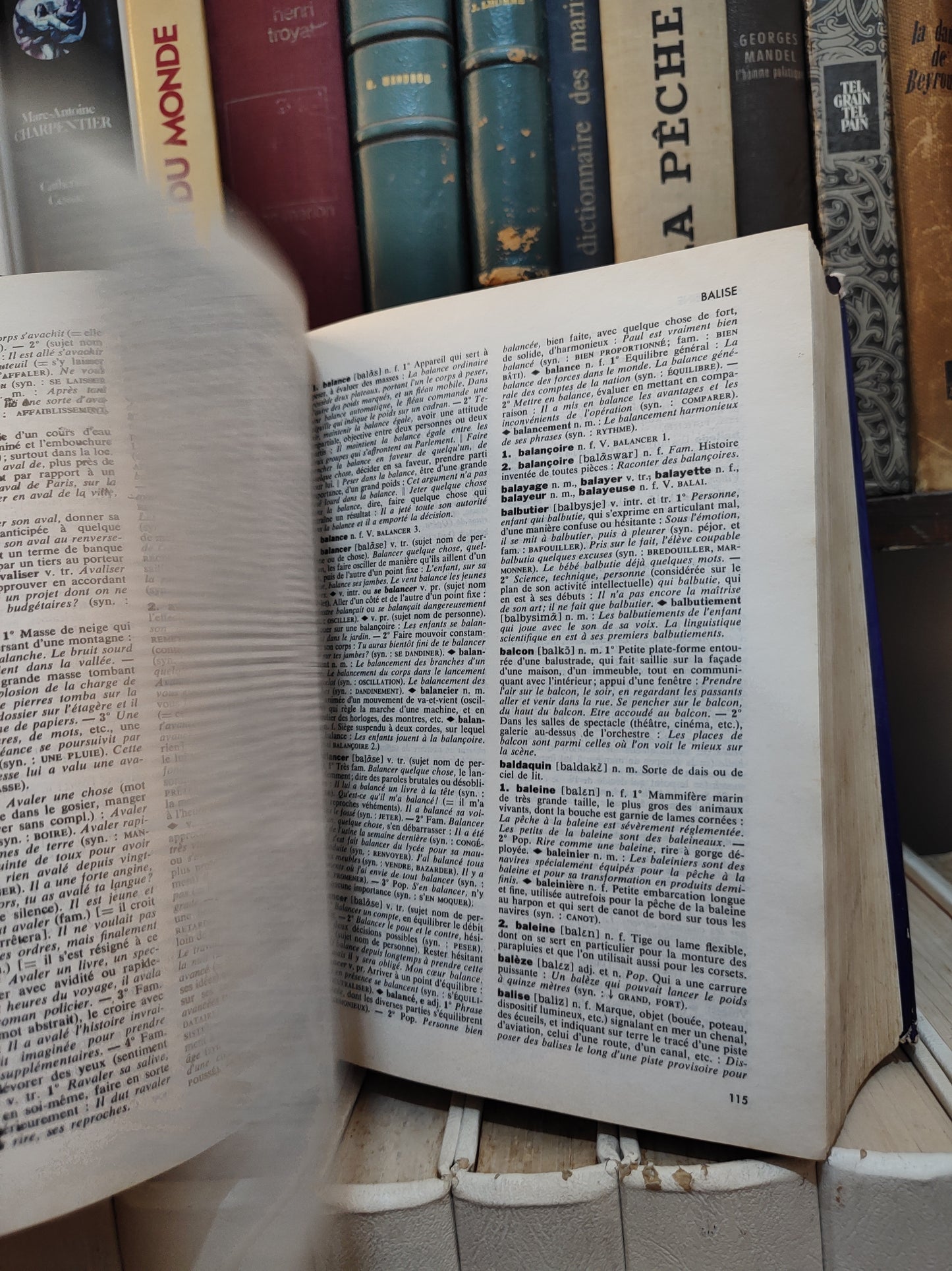 DFC Dictionnaire du français contemporain Manuel et travaux pratique