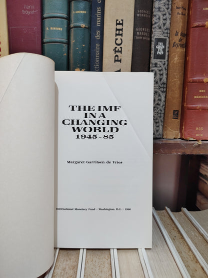 De Vries - The UMF in a changing world 1945-85