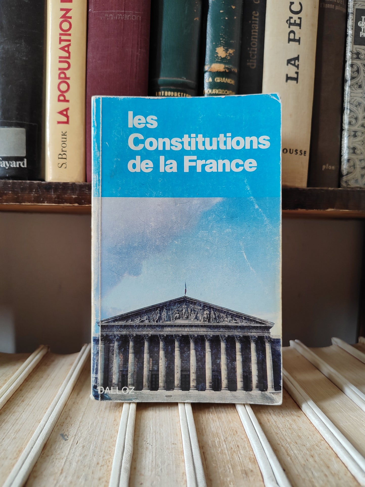 Debbasch - Les constitutions de la France