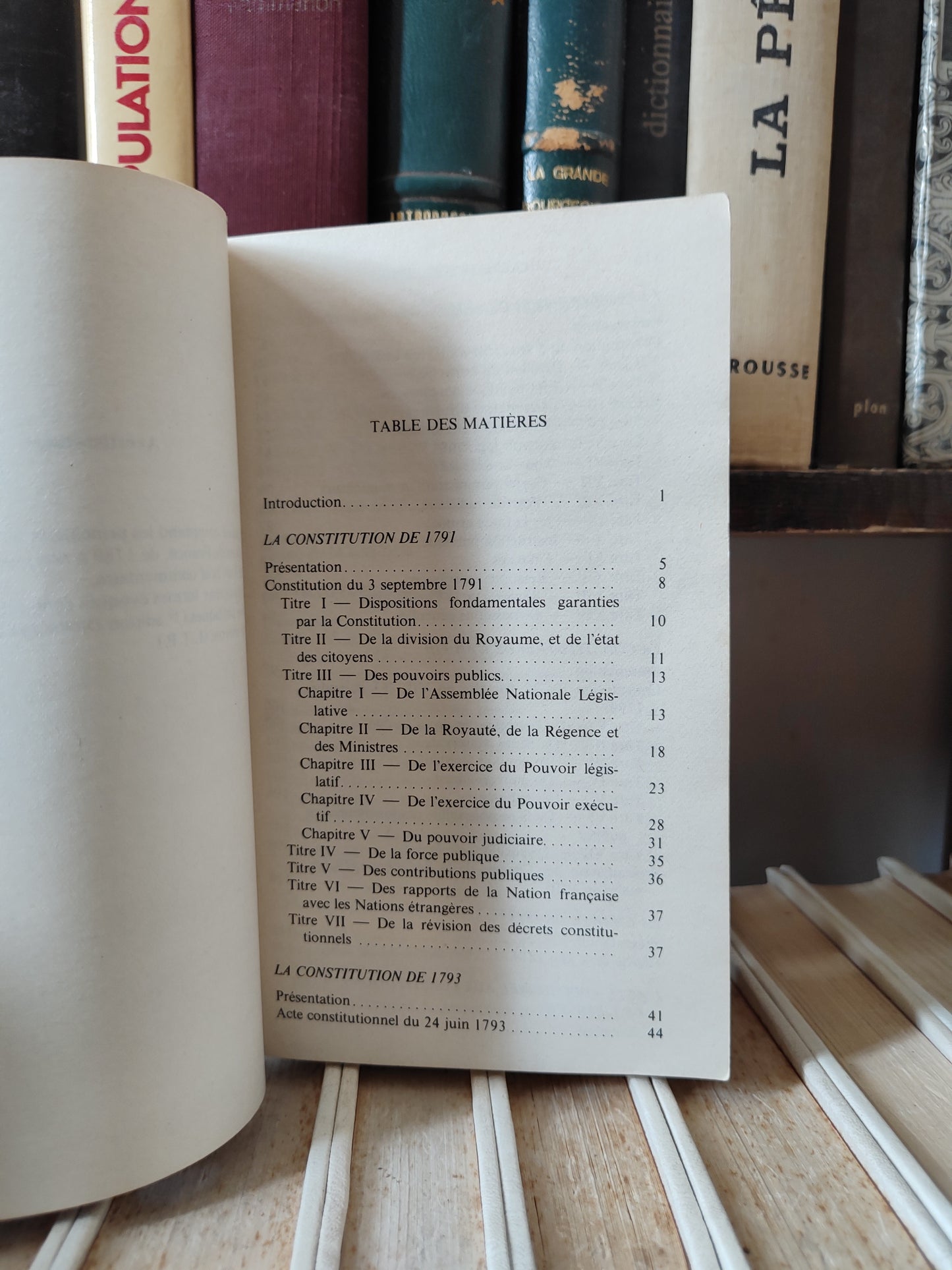 Debbasch - Les constitutions de la France