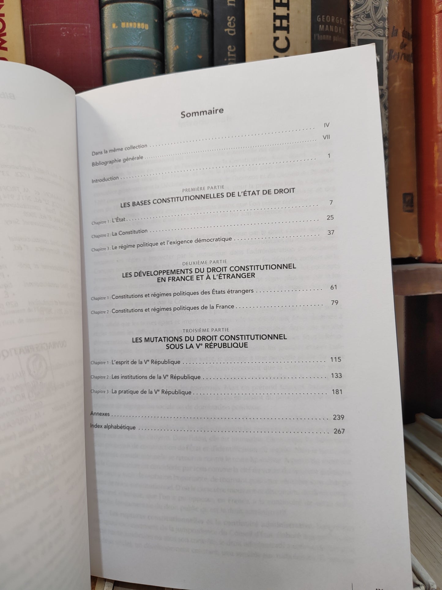 Debbash - Droit constitutionnel ; Objectif droit cours