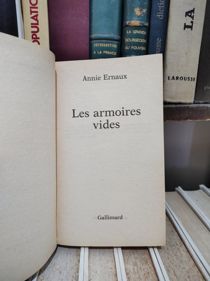 Ernaux - Les armoires vides