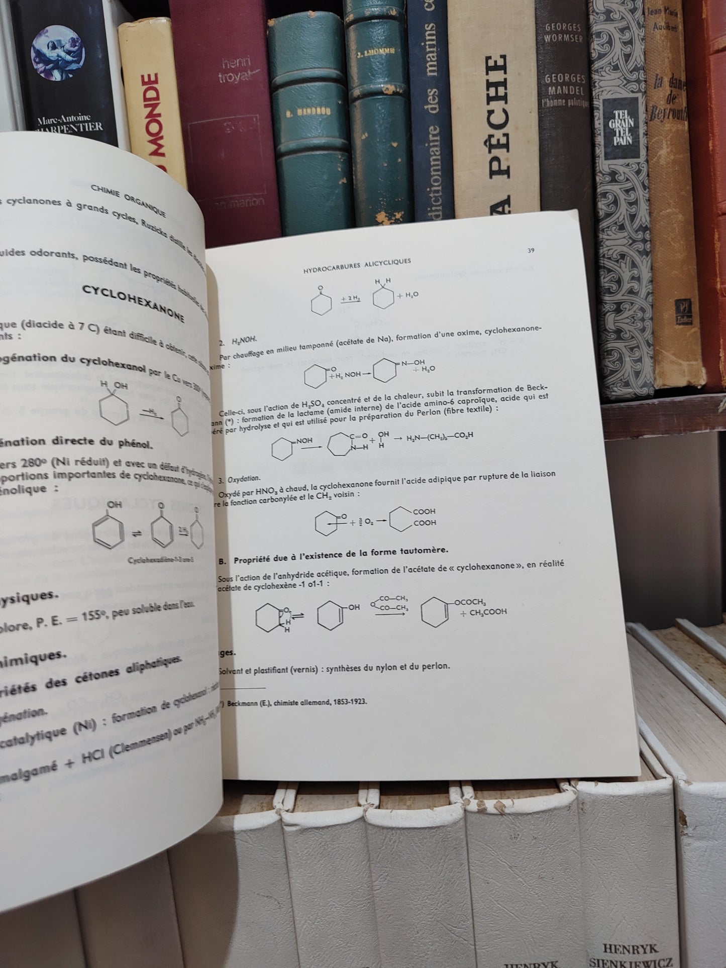 Renault - Chimie organique (voir photos)