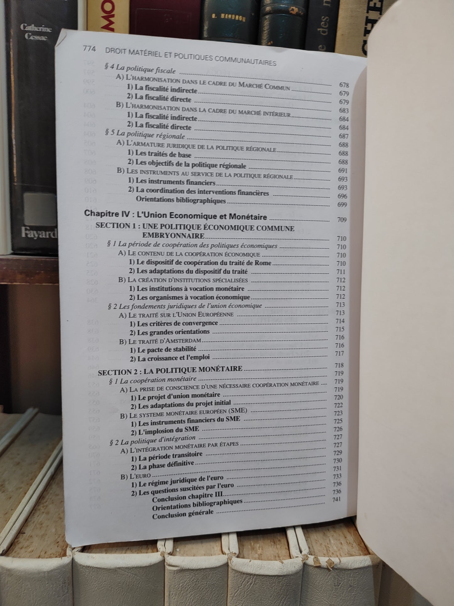 Icard - Droit matériel et politiques communautaires ; droit public et sciences politiques