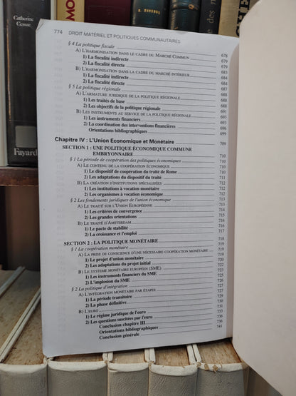 Icard - Droit matériel et politiques communautaires ; droit public et sciences politiques