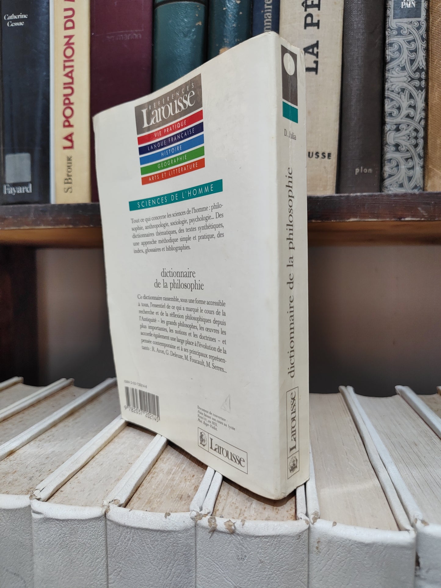 Julia - Dictionnaire de la philosophie Larousse  (voir photos)