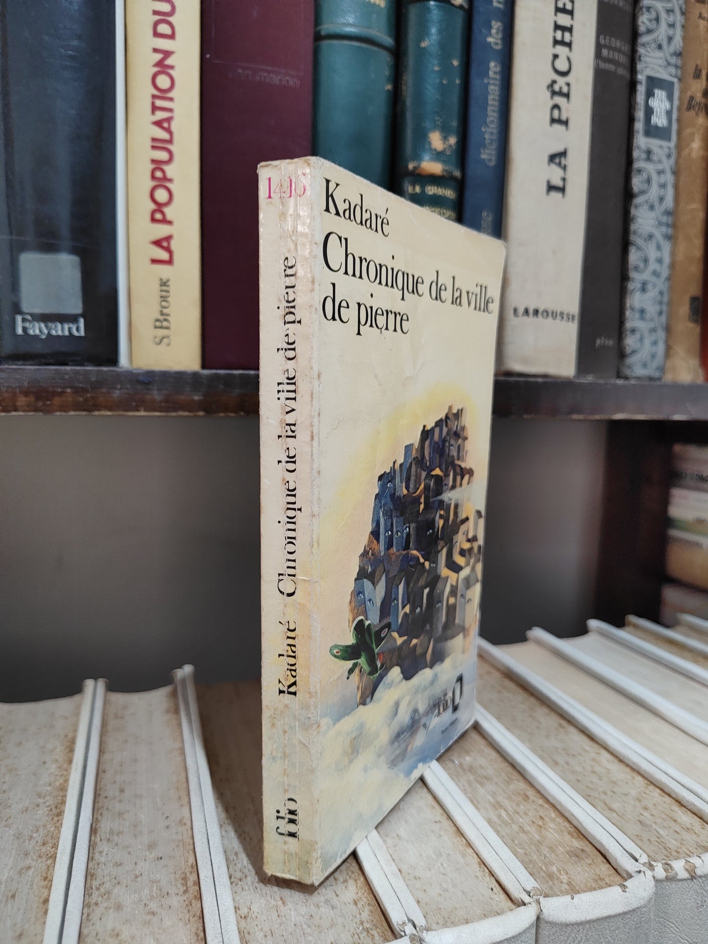Kadaré - Chronique de la ville de pierre