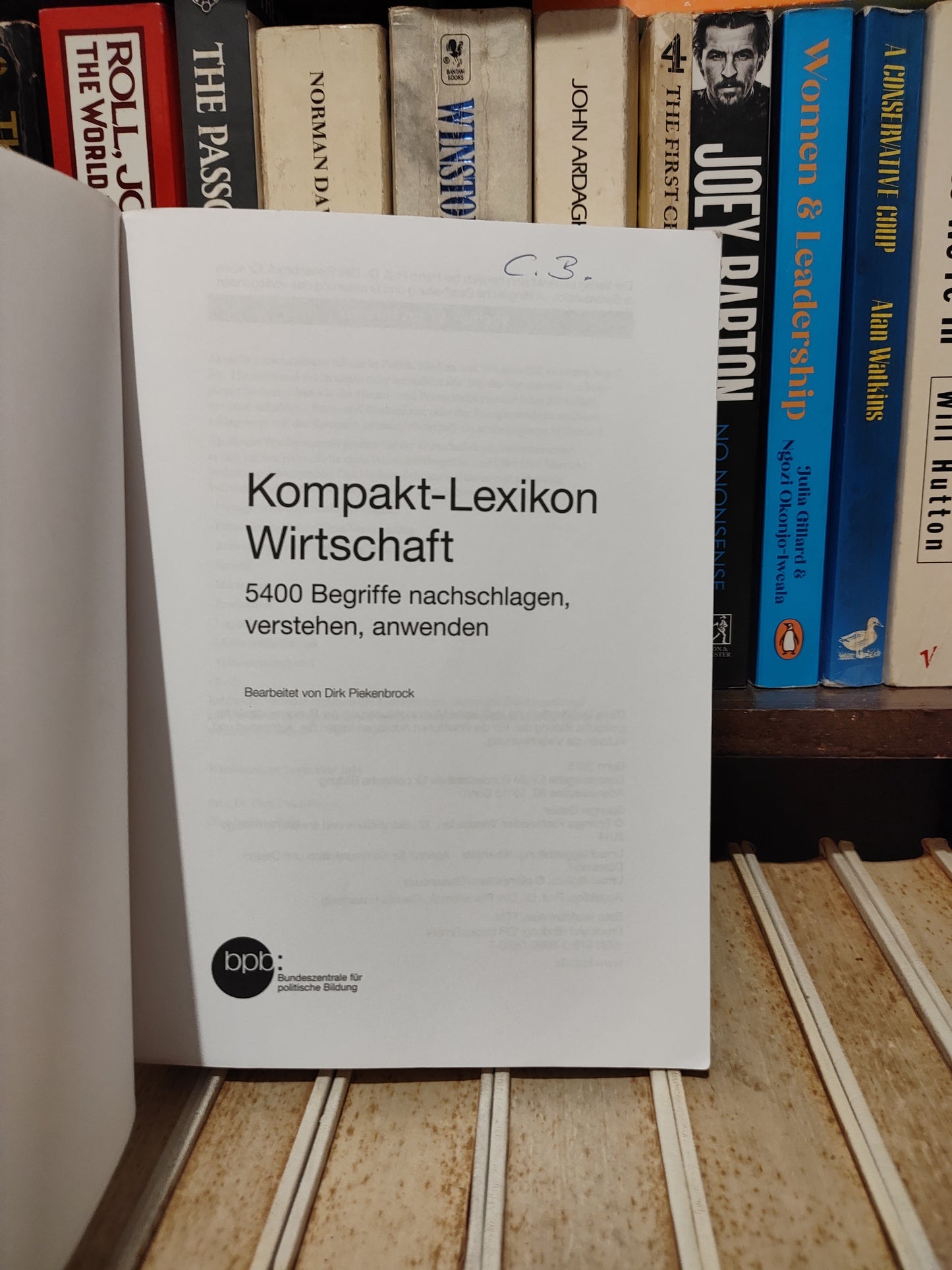 Kompakt Lexikon Wirtschaft