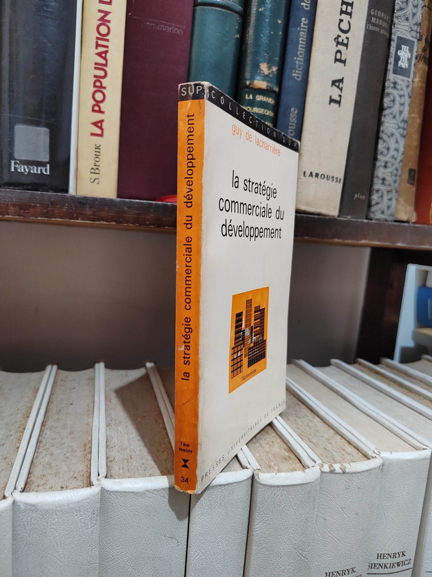 Lacharrière - La stratégie commerciale du développement
