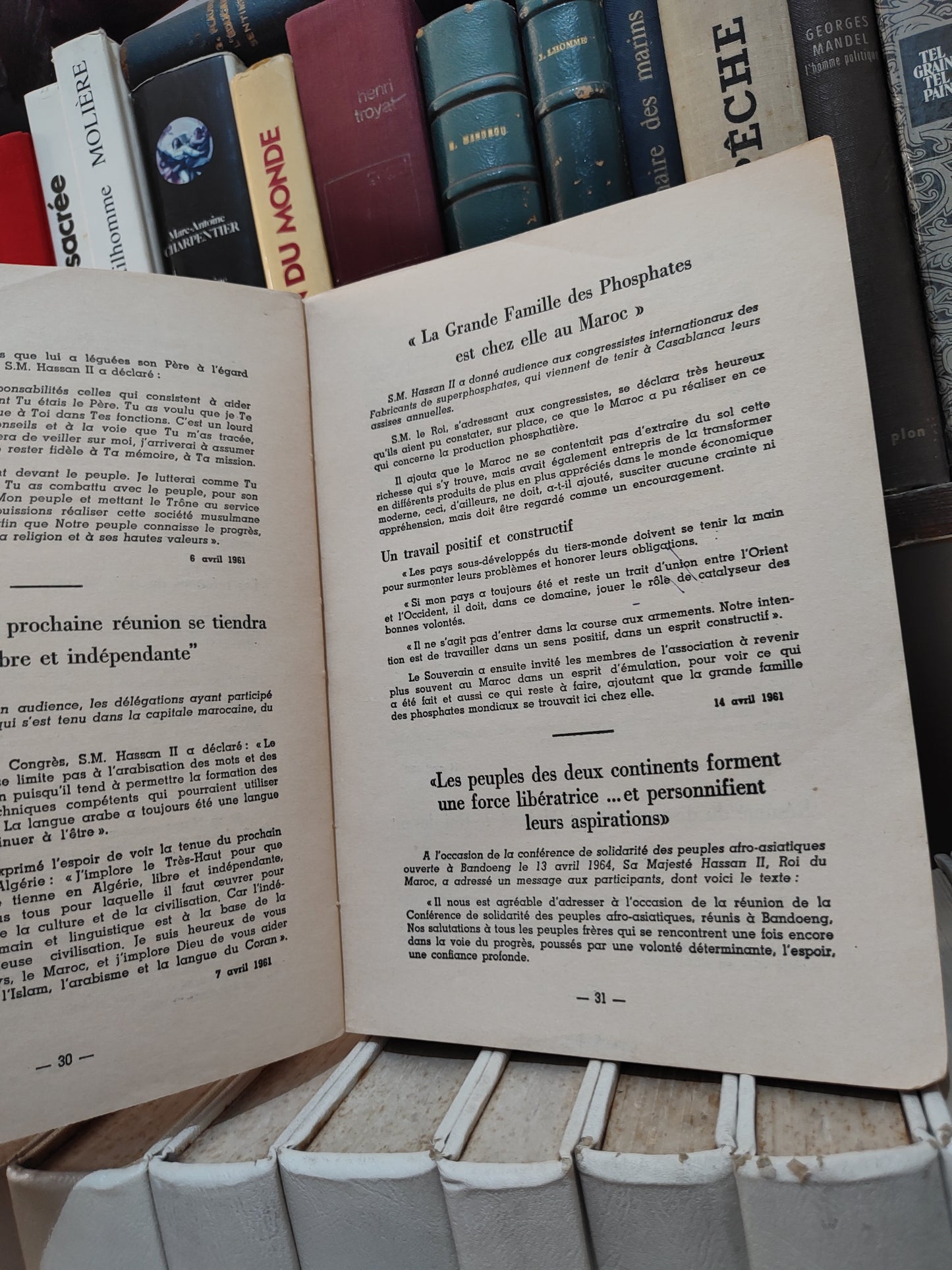 Le Maroc en Marche (Voir photos / contenu du livre intact )