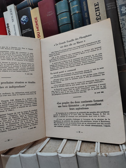 Le Maroc en Marche (Voir photos / contenu du livre intact )