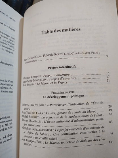 Le Maroc en marche : Le développement politique, social et économique du Maroc