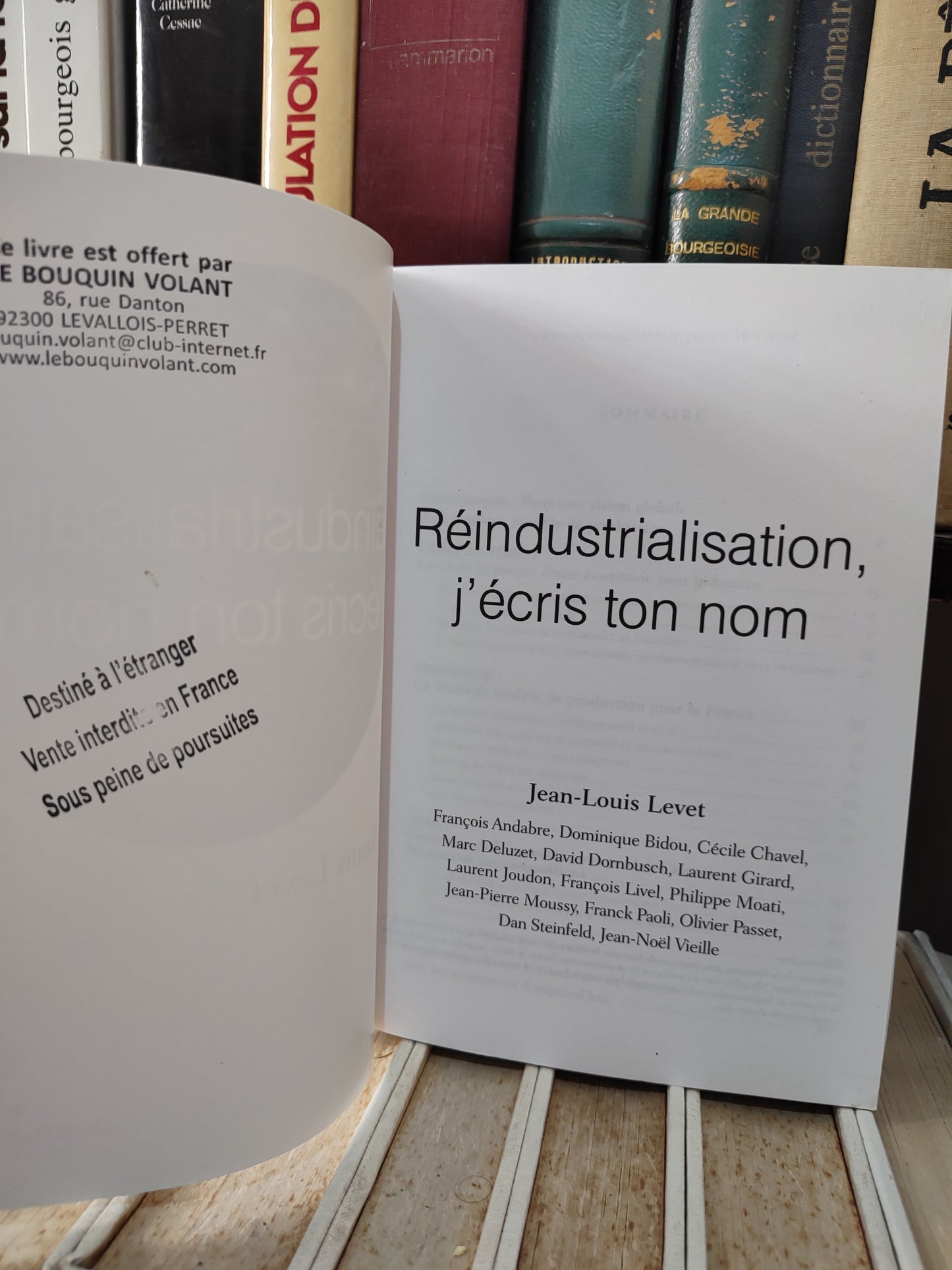 Levet - Réindustrialisation j'écris ton nom
