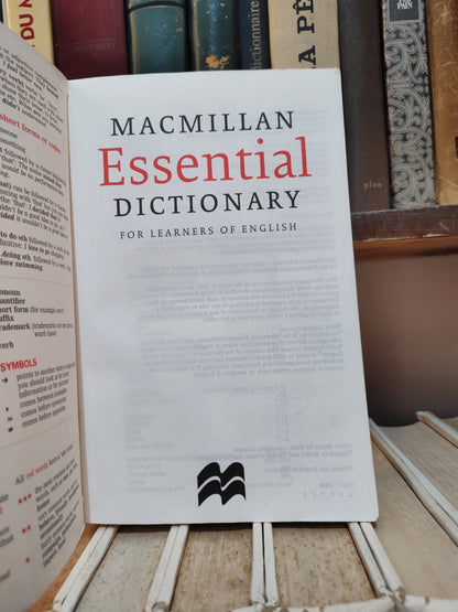 Macmillan Essential Dictionary (without CD)