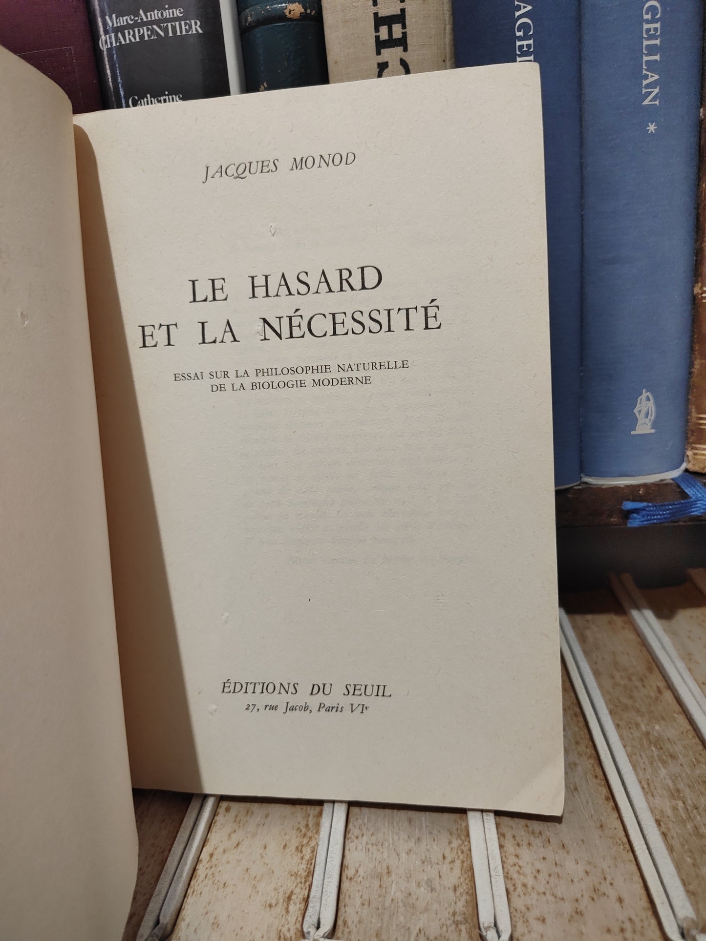 Monod - Le hasard et la nécessité : Essai sur la philosophie naturelle de la biologie moderne