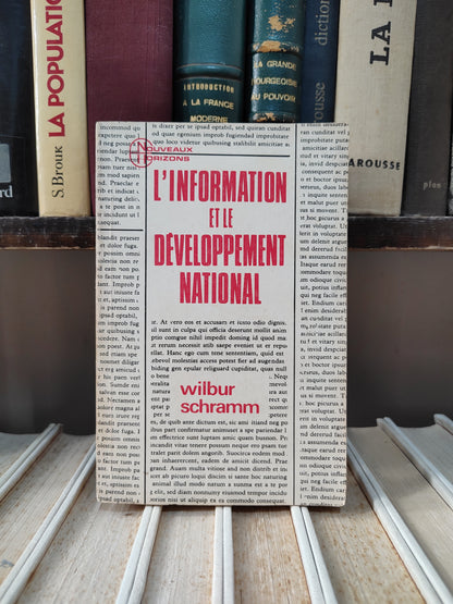 Schramm - L'information et le développement national