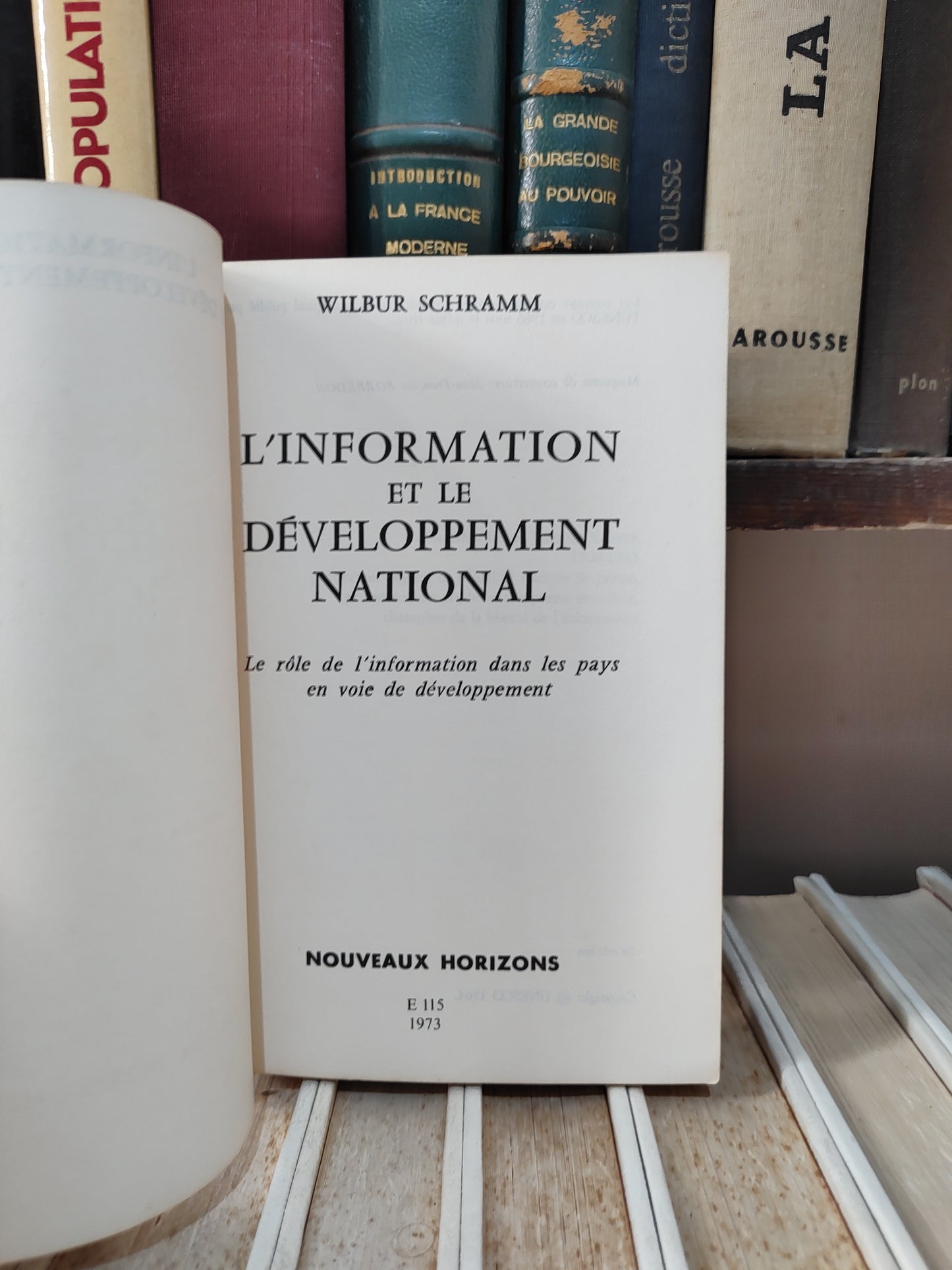 Schramm - L'information et le développement national