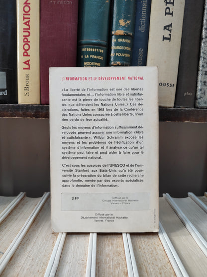 Schramm - L'information et le développement national