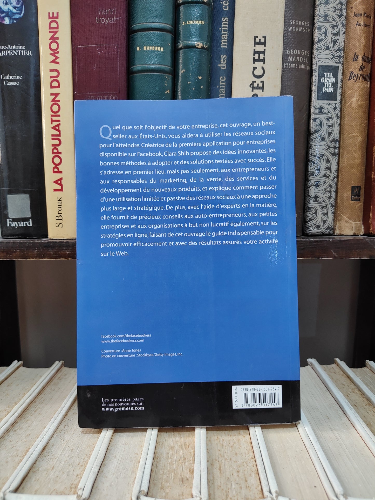 Shih - L'ère de Facebook