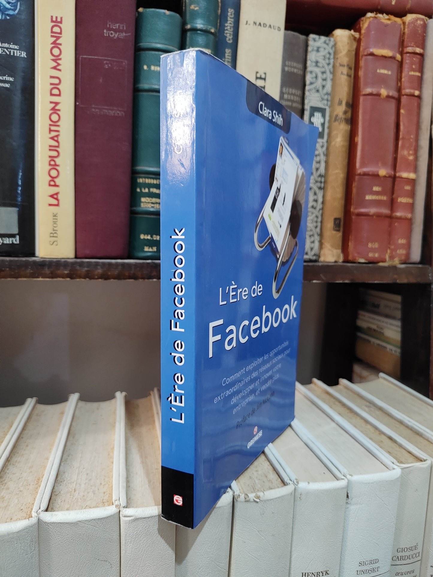 Shih - L'ère de Facebook