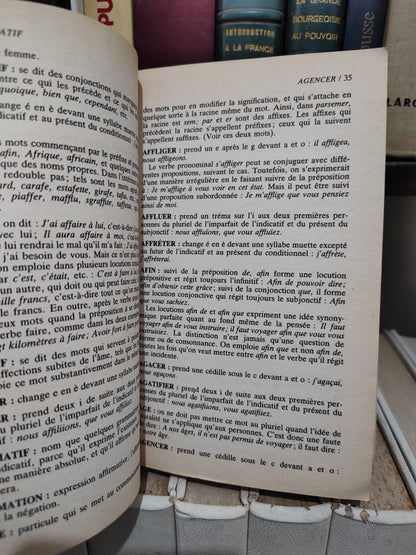 Younes - Dictionnaire grammatical