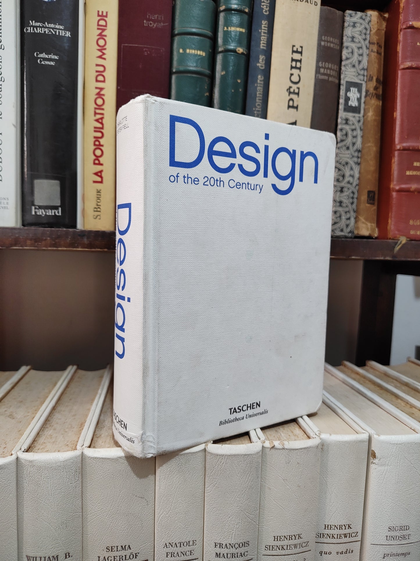 Charlotte - Design of the 20th century
