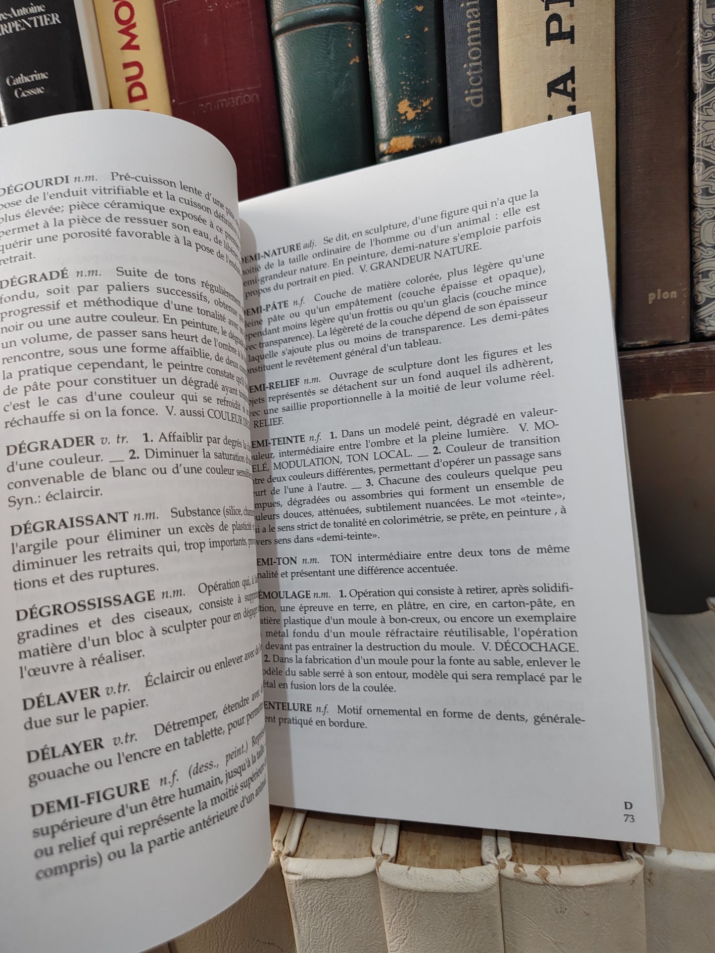 Dictionnaire usuel des arts plastiques