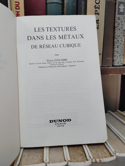 Coulomb - les textures dans les métaux de réseau cubique